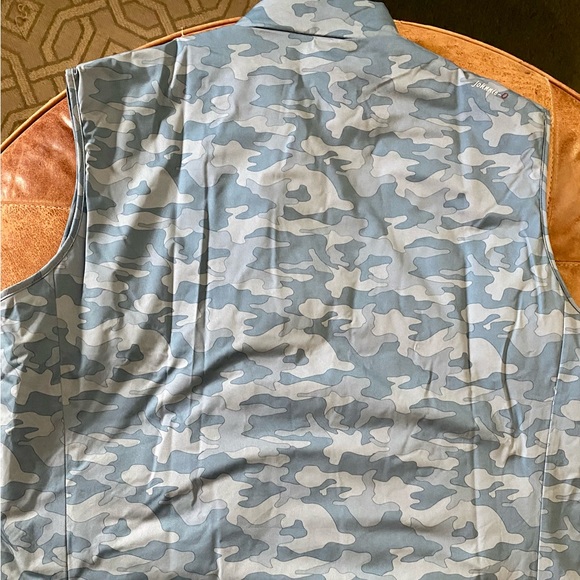 johnnie-O Rippen Camo Puffer Vest - Picture 12 of 14